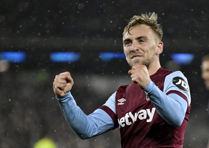 Bowen 2 lần lập công giúp West Ham đánh bại Arsenal - Ảnh: REUTERS