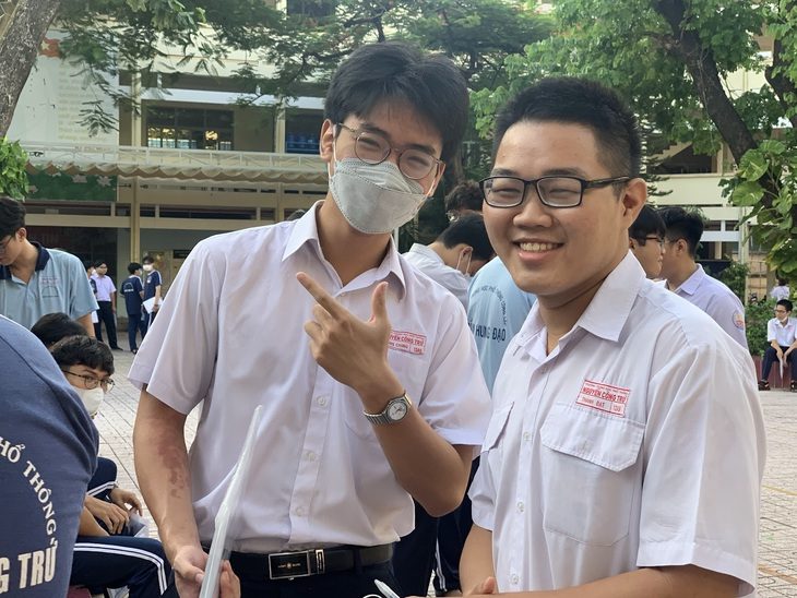 Thí sinh tham gia kỳ thi tốt nghiệp THPT năm 2023 tại TP.HCM - Ảnh: TRẦN HUỲNH